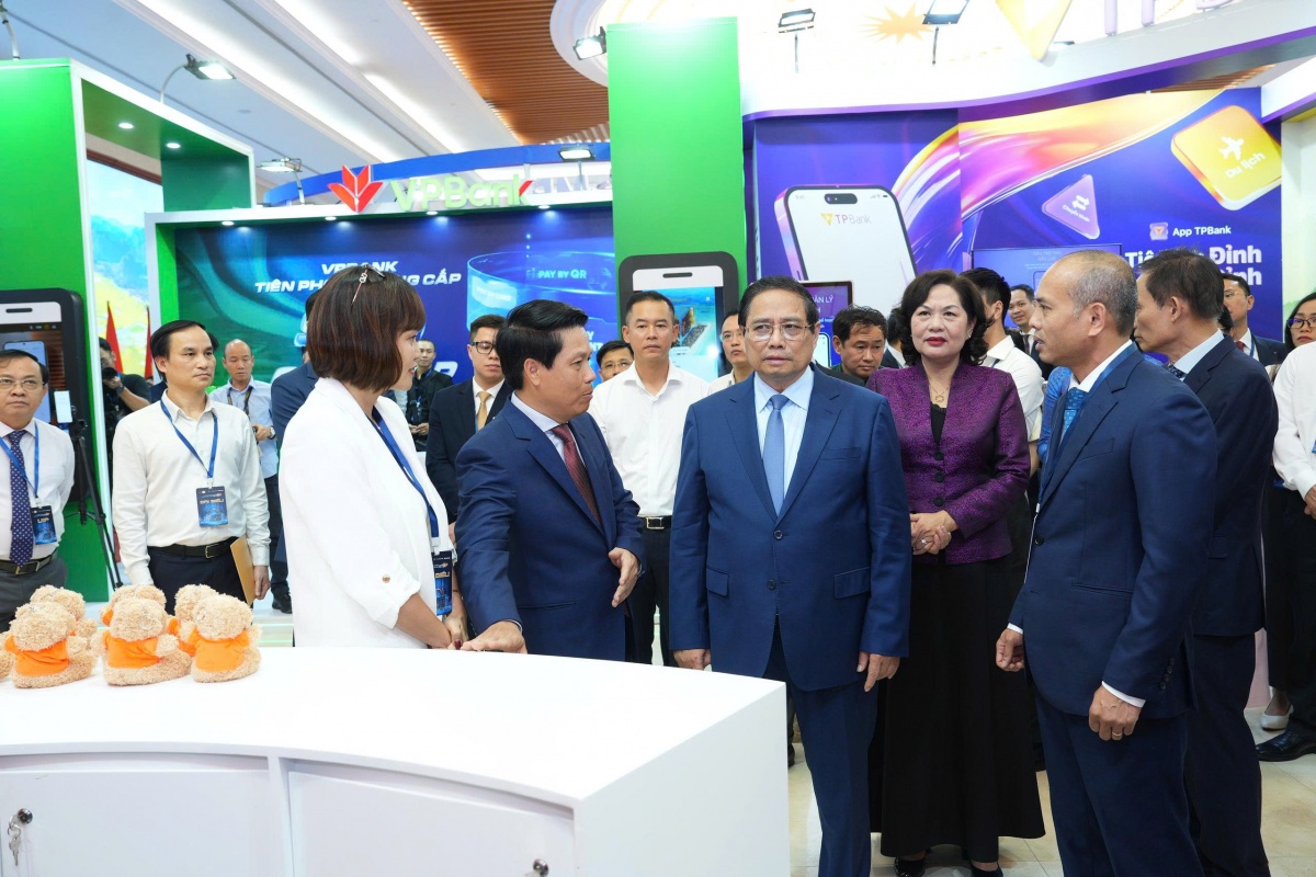 12.Lãnh đạo MSB trình bày với lãnh đạo Chính phủ, lãnh đạo NHNN